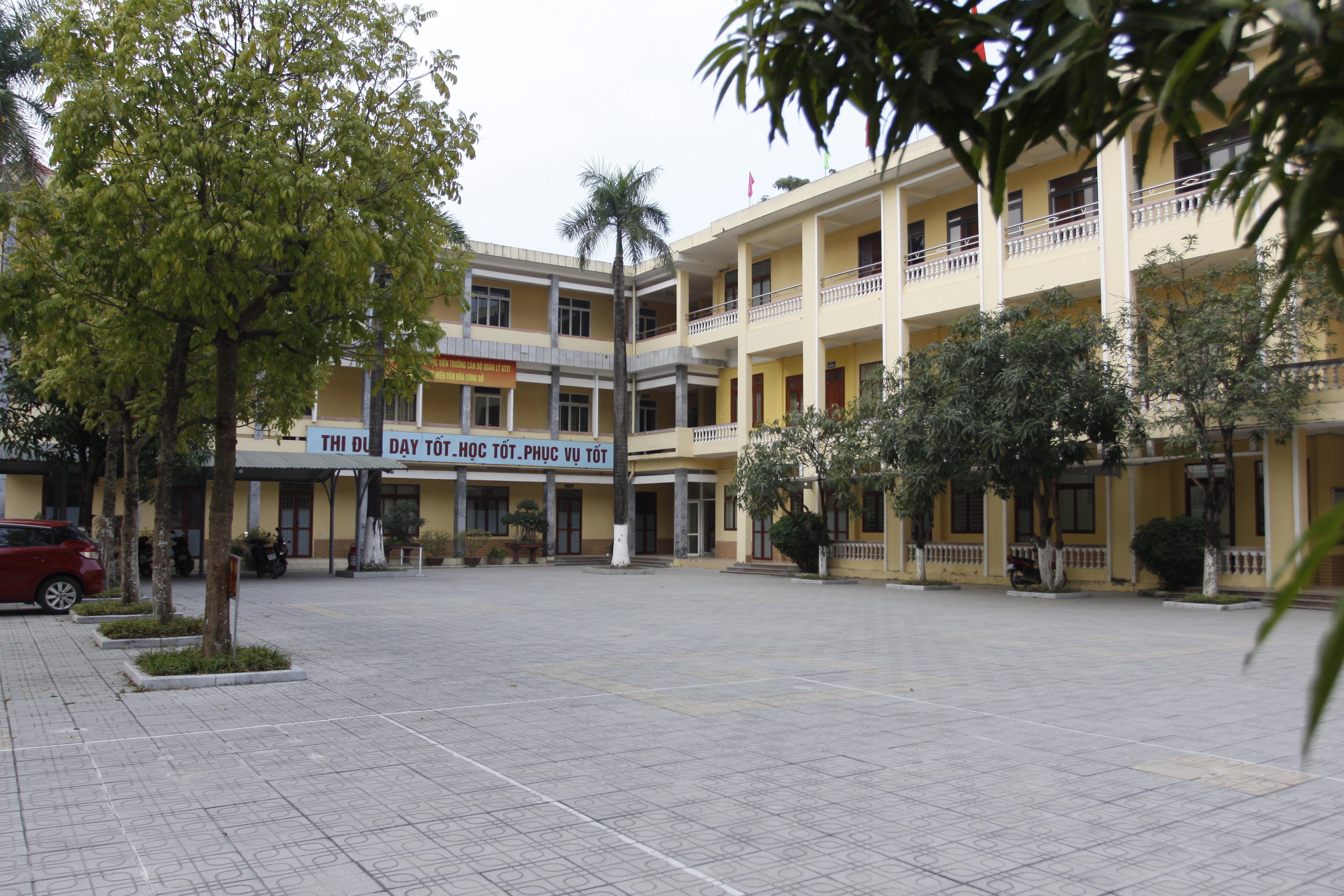 Thông báo lựa chọn tổ chức đấu giá tài sản thực hiện cuộc đấu giá quyền thuê phòng học