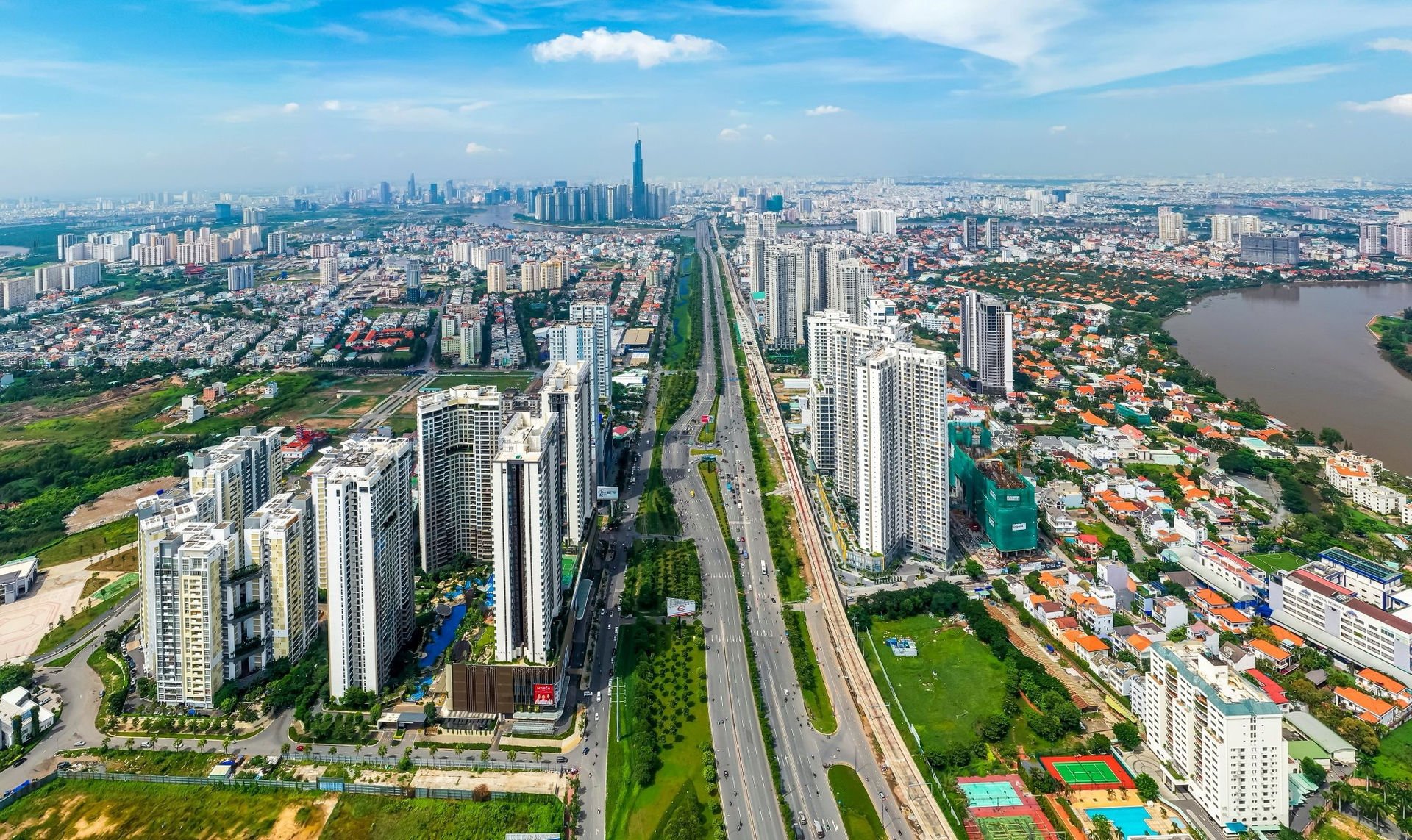 Một cột mốc mới được xác lập, một trang sử mới mở ra