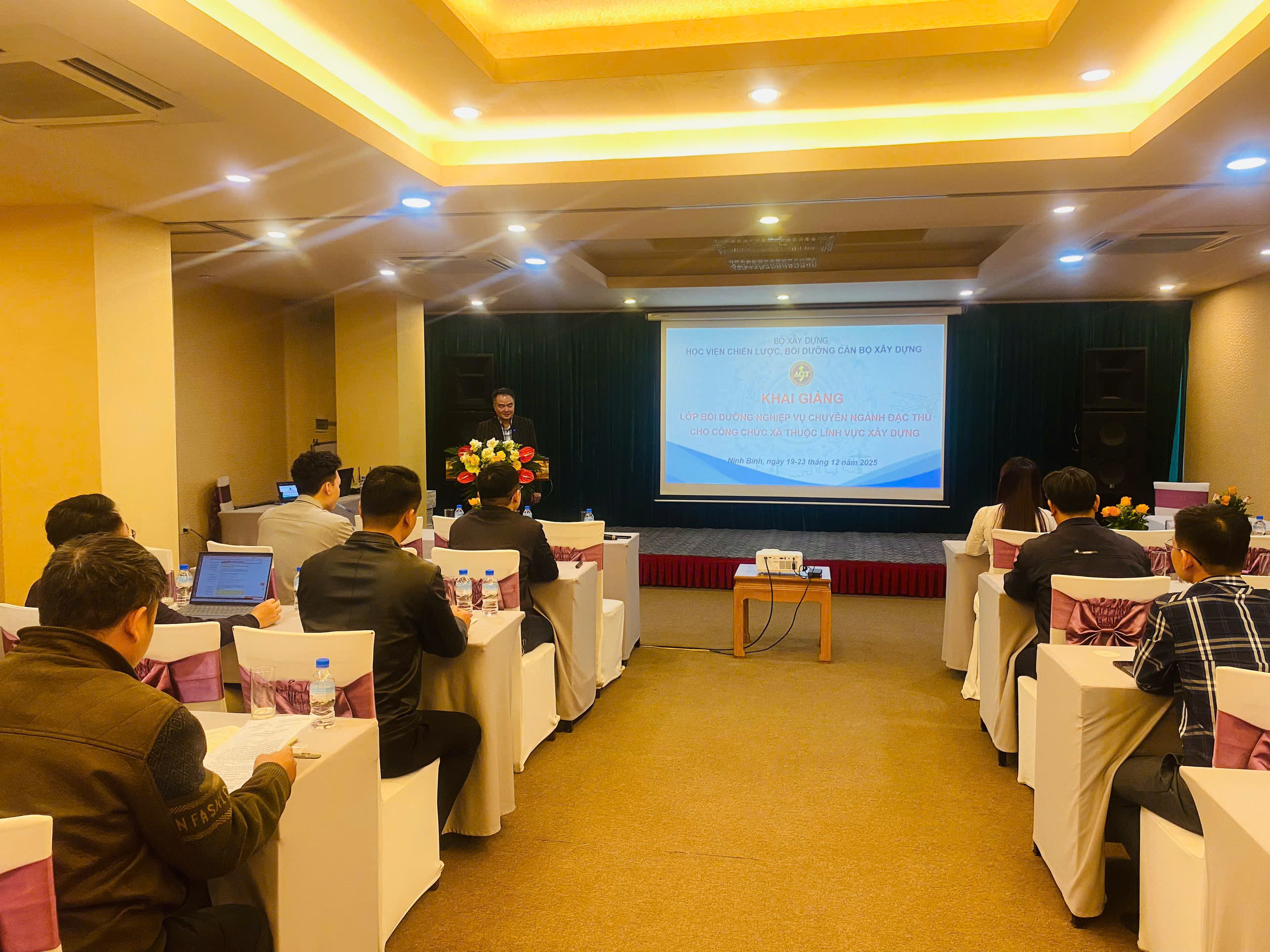 Lớp bồi dưỡng chuyên ngành đặc thù cho công chức xã thuộc lĩnh vực Xây dựng tại Ninh Bình