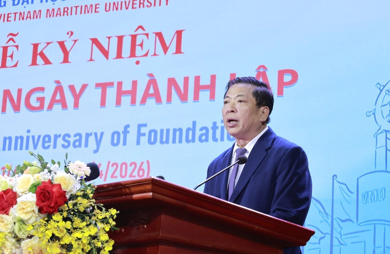 Minister Tran Hong Minh urges Maritime University to become regional hub