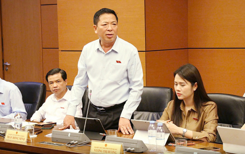 Minister Tran Hong Minh calls for decentralization to speed expressway projects