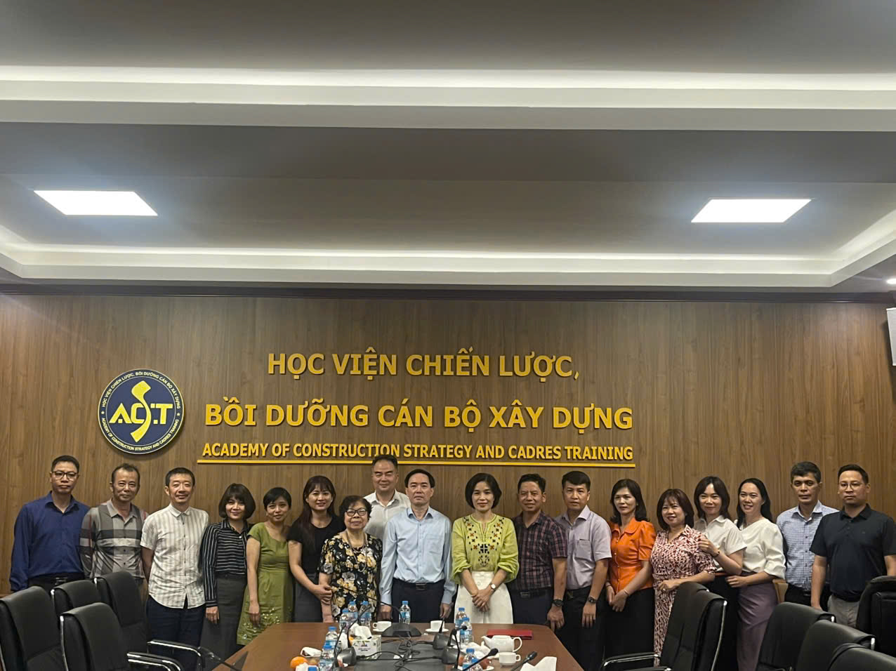 Hội thảo góp ý xây dựng chương trình bồi dưỡng theo yêu cầu của vị trí việc làm và bồi dưỡng chuyên môn, nghiệp vụ ngành Xây dựng cho cán bộ, công chức, viên chức cấp xã sau sắp xếp