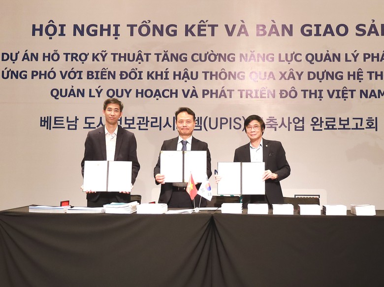 Học viện Chiến lược, bồi dưỡng cán bộ xây dựng ký kết hợp tác với JUNGDO UIT (Hàn Quốc) về việc đẩy mạnh tăng cường năng lực quản lý phát triển đô thị ứng phó với biến đổi khí hậu tại Việt Nam.